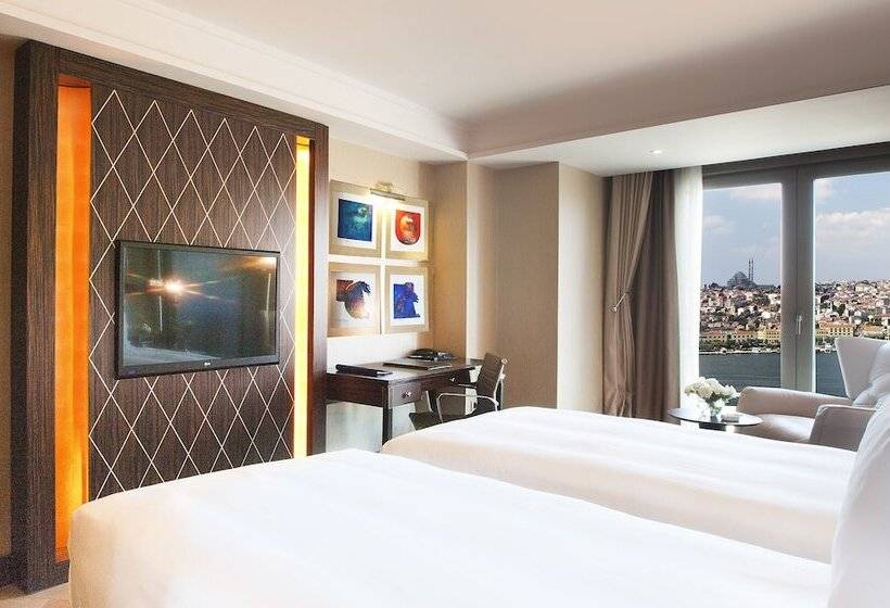 اتاق سوپریور با چشم‌انداز, Radisson Blu Hotel Istanbul Pera