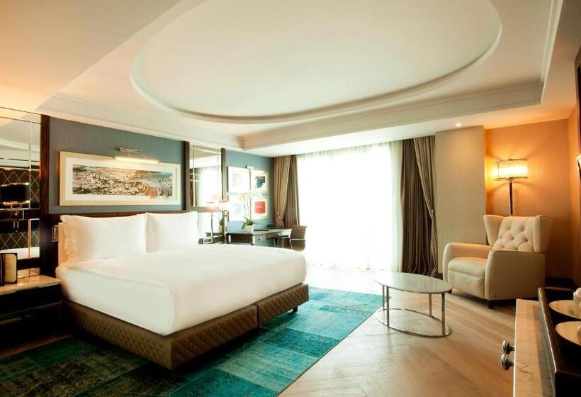 سوئیت جونیور با چشم‌انداز, Radisson Blu Hotel Istanbul Pera