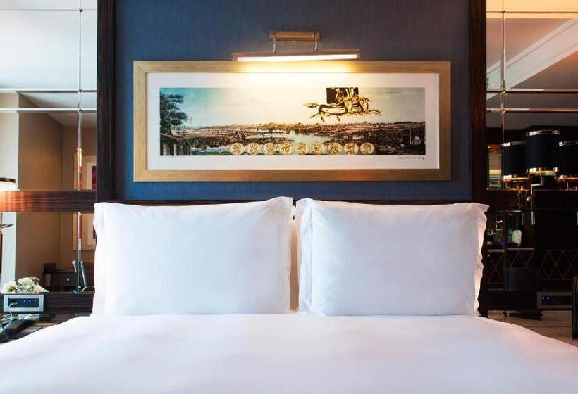 اتاق اجرایی با مشاهده, Radisson Blu Hotel Istanbul Pera