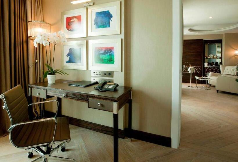 سوئیت با چشم‌انداز, Radisson Blu Hotel Istanbul Pera