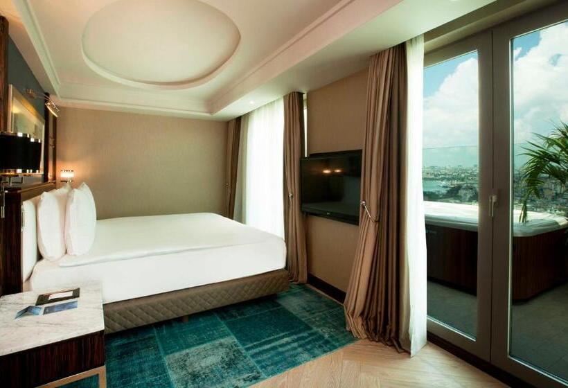 سوئیت با چشم‌انداز, Radisson Blu Hotel Istanbul Pera