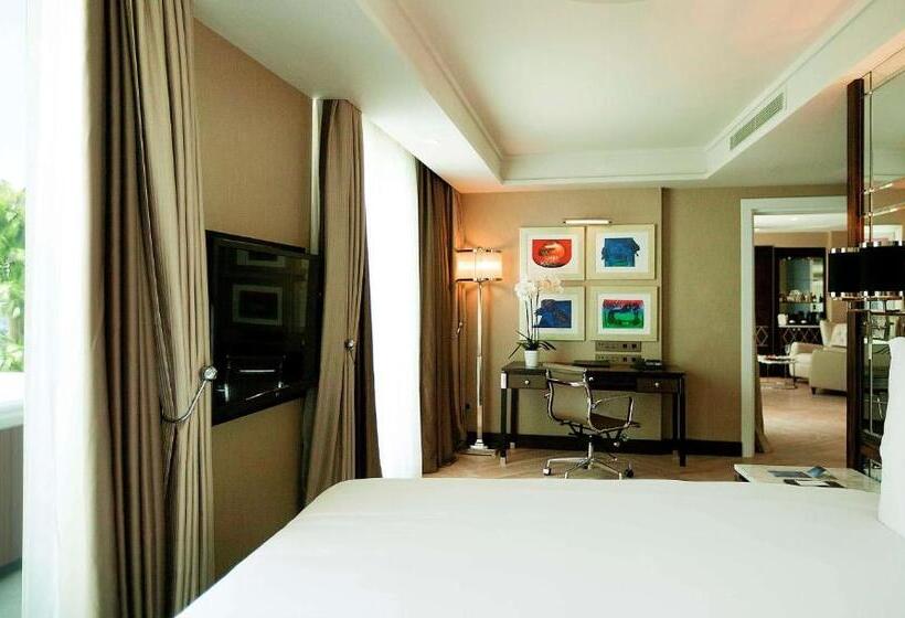 سوئیت با چشم‌انداز, Radisson Blu Hotel Istanbul Pera