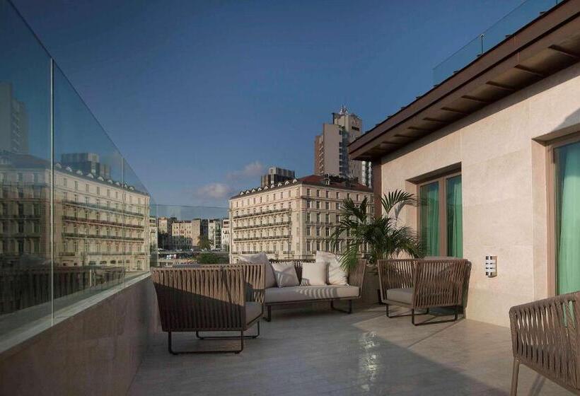 سوئیت با چشم‌انداز, Radisson Blu Hotel Istanbul Pera
