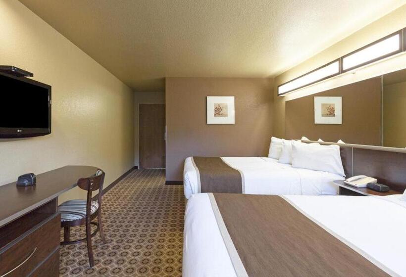 장애인용 디럭스룸, Microtel Inn & Suites By Wyndham Searcy