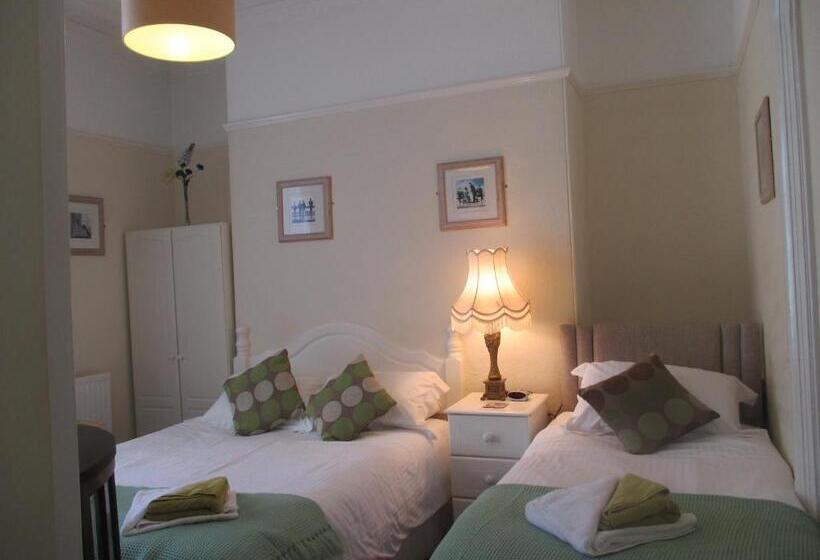 Семейный Номер, Caledonia Guest House