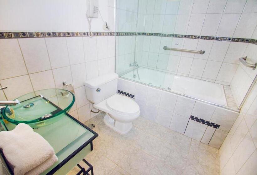Family Suite, Rumi Wasi