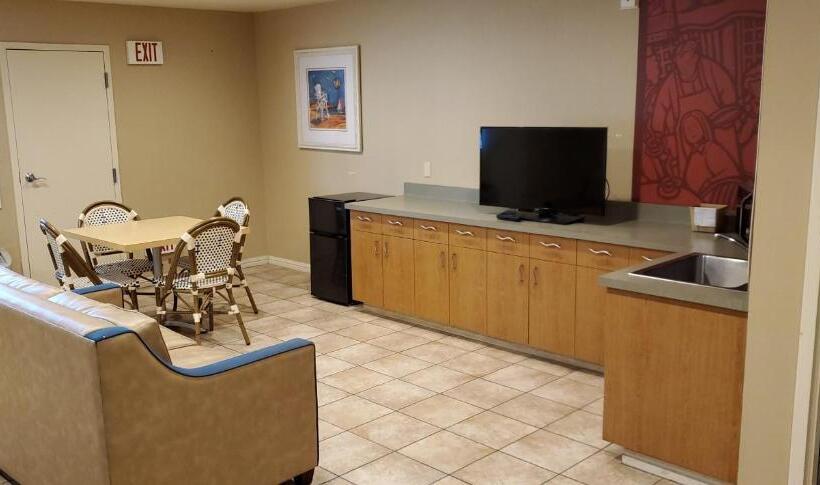스탠다드 룸 킹사이즈 침대, Morro Shores Inn And Suites