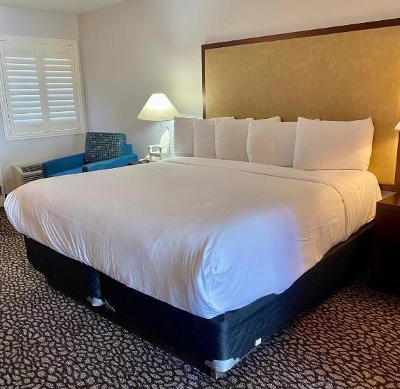 스탠다드 룸 킹사이즈 침대, Morro Shores Inn And Suites