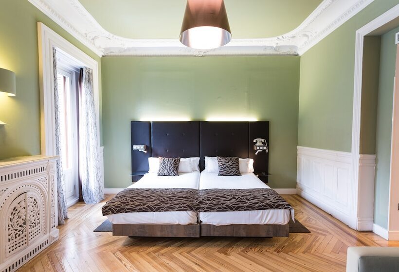 Номер Стандарт Вид на Город, Petit Palace Lealtad Plaza