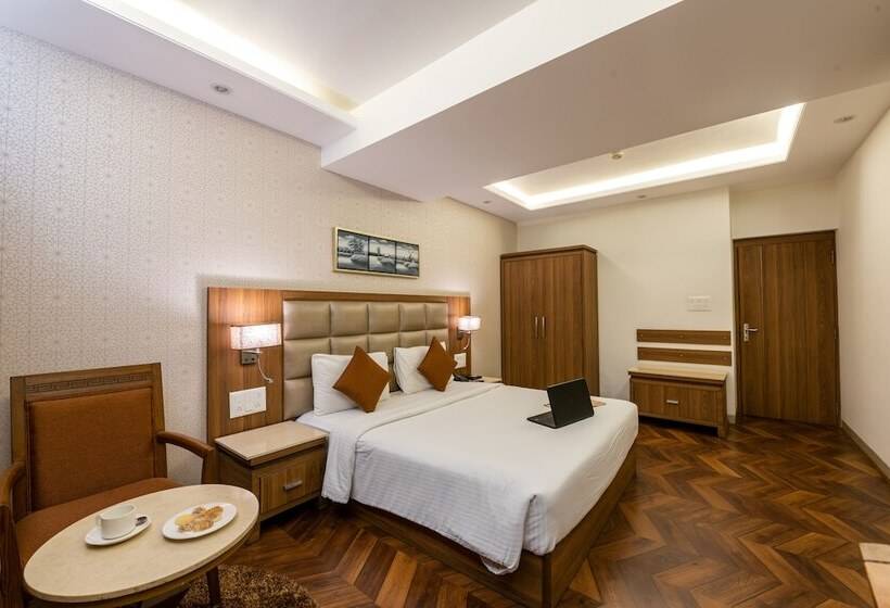 חדר אקזקיוטיב, Click Hotel Nashik