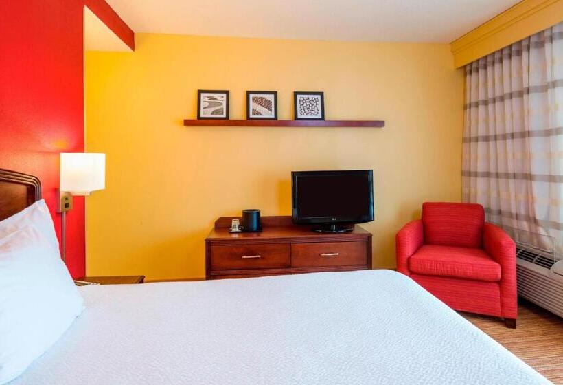 Люкс Кровать Кинг, Courtyard Wilmington Brandywine