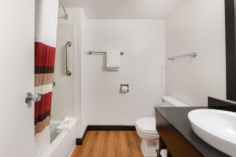 Номер Deluxe Кровать Кинг, Red Roof Inn Plus+ Columbus   Worthington