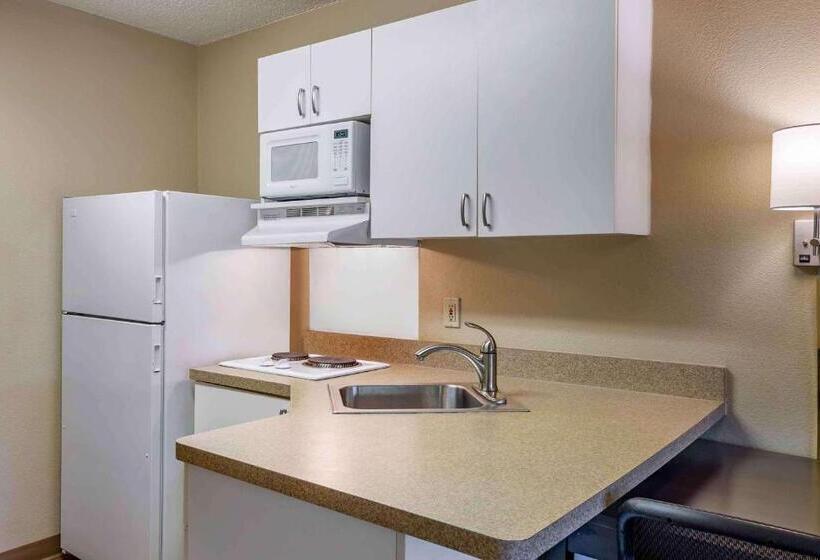 Студия Стандарт, Extended Stay America Suites  Boston  Braintree