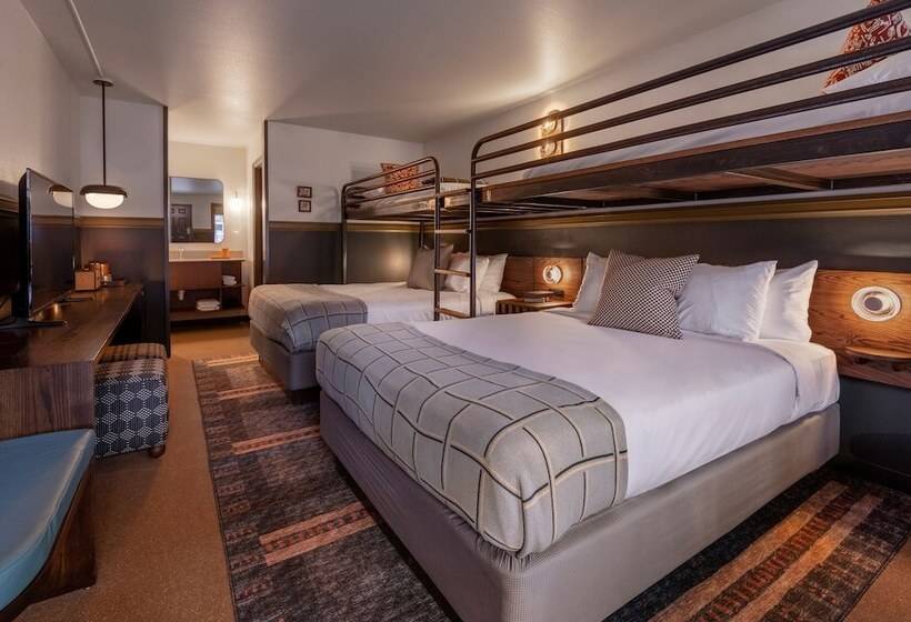 Номер Стандарт, The Ozarker Lodge