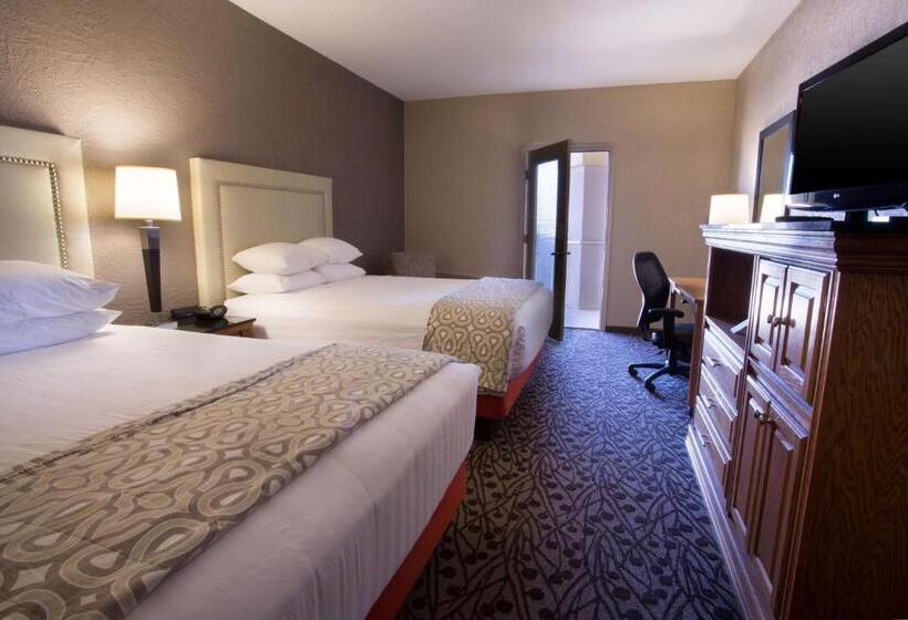 חדר דלוקס עם מרפסת טרסה, Drury Inn & Suites Amarillo