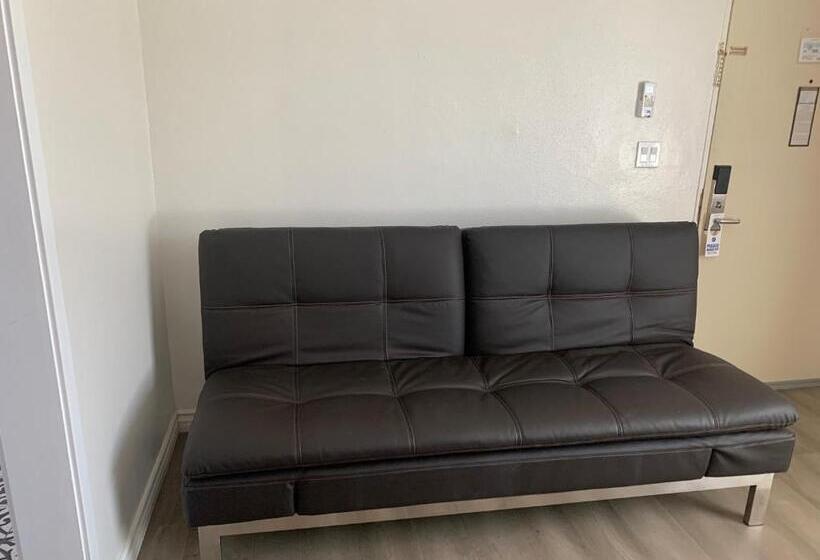 Люкс Deluxe Кровать Кинг, Oasis Inn And Suites