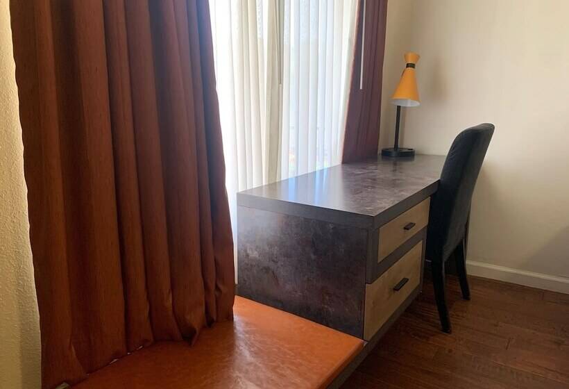 Family Suite, Oasis Inn And Suites