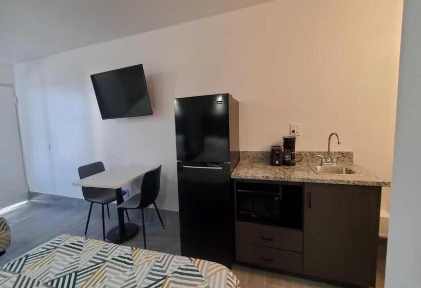 스탠다드 룸 킹사이즈 침대, Crestview Inn