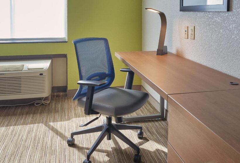 Номер Стандарт, Holiday Inn Express & Suites Akron Regional Airport Area By Ihg