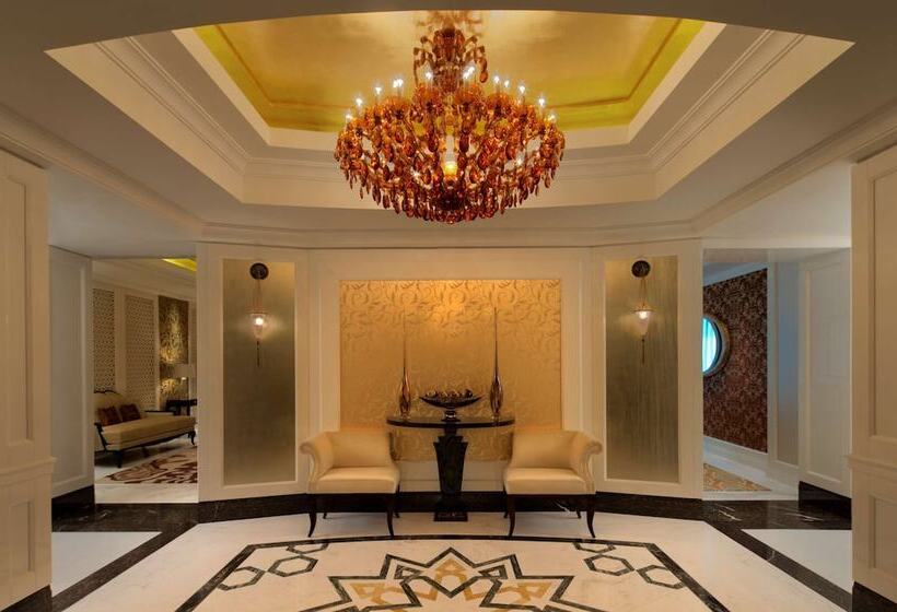 Королевский Люкс, Conrad Dubai