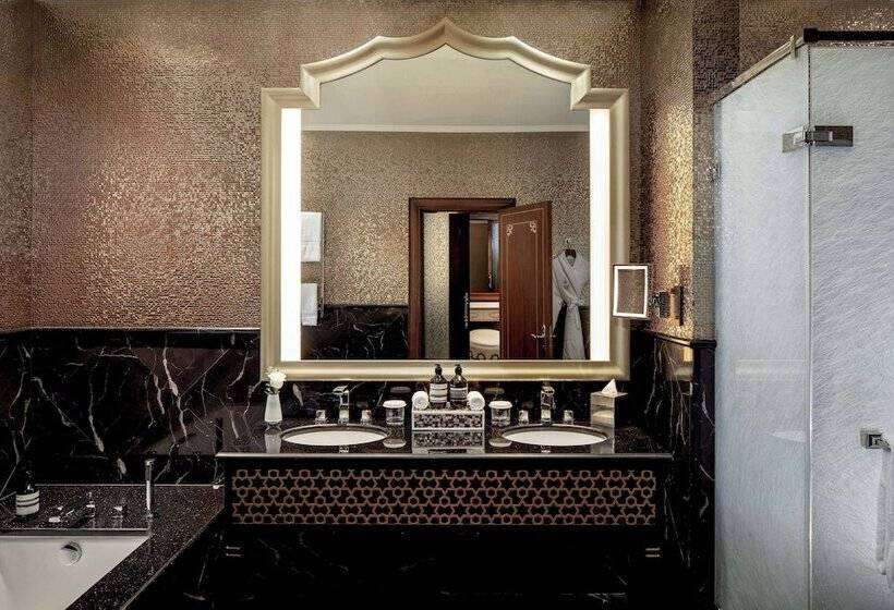 주니어 스위트 킹사이즈 침대, Waldorf Astoria Ras Al Khaimah