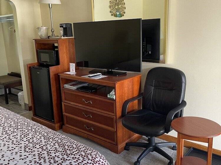 Стандартный Номер Кровать Кинг, Colonial Motel