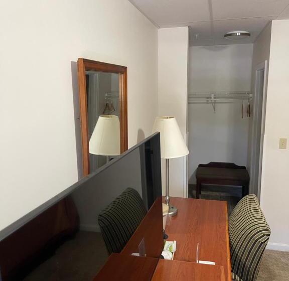 Номер Стандарт 2 Двуспальные Кровати, Colonial Motel