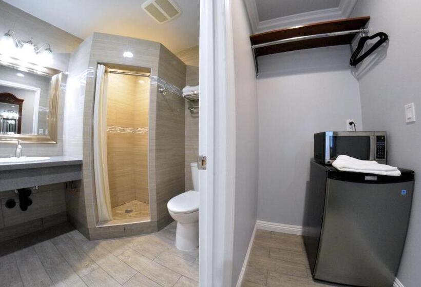 带2个双人床的标准工作室, Crystal Lodge Motel