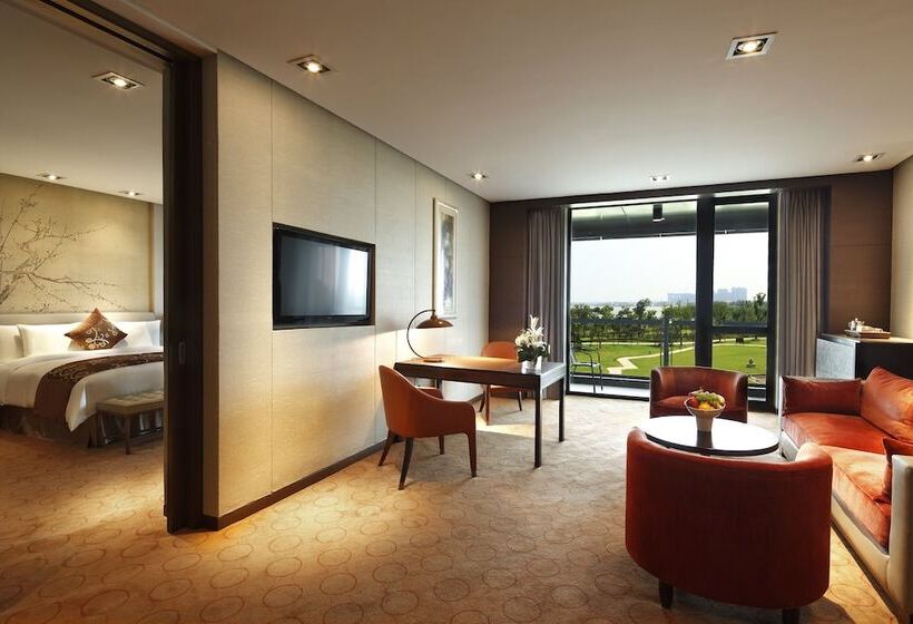 سوییت, Crowne Plaza Xuzhou Dalong Lake, An Ihg