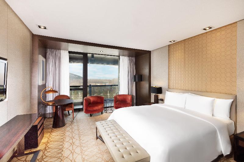 سوییت, Crowne Plaza Xuzhou Dalong Lake, An Ihg