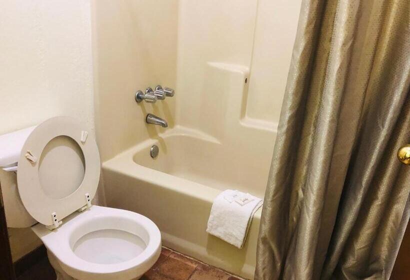 Люкс Кровать Кинг, Ozark Inn & Suites