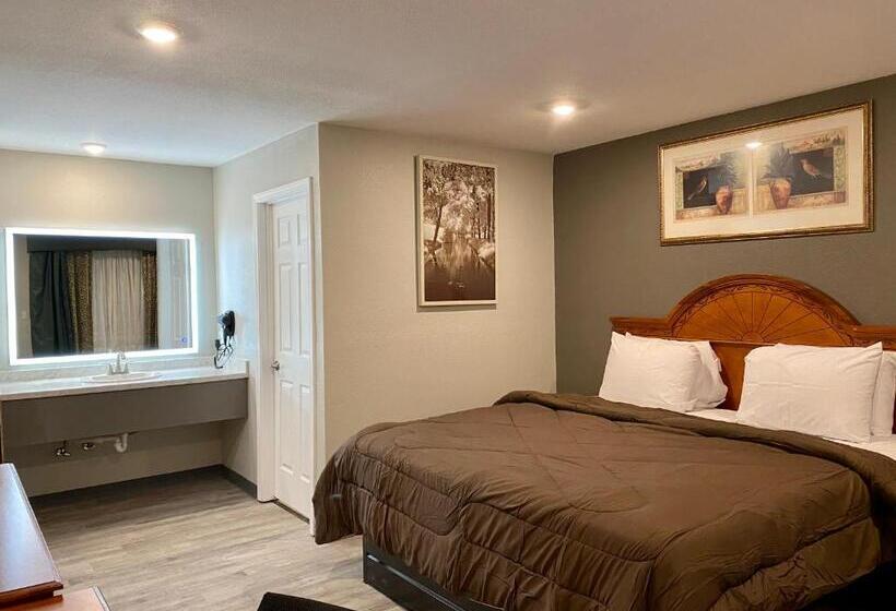 Люкс Superior, Ozark Inn & Suites