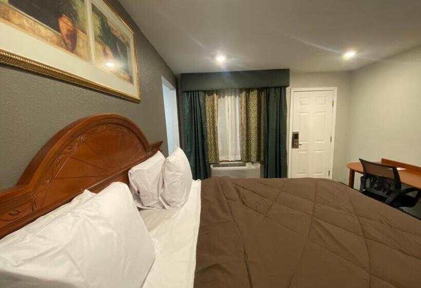 Люкс Superior, Ozark Inn & Suites