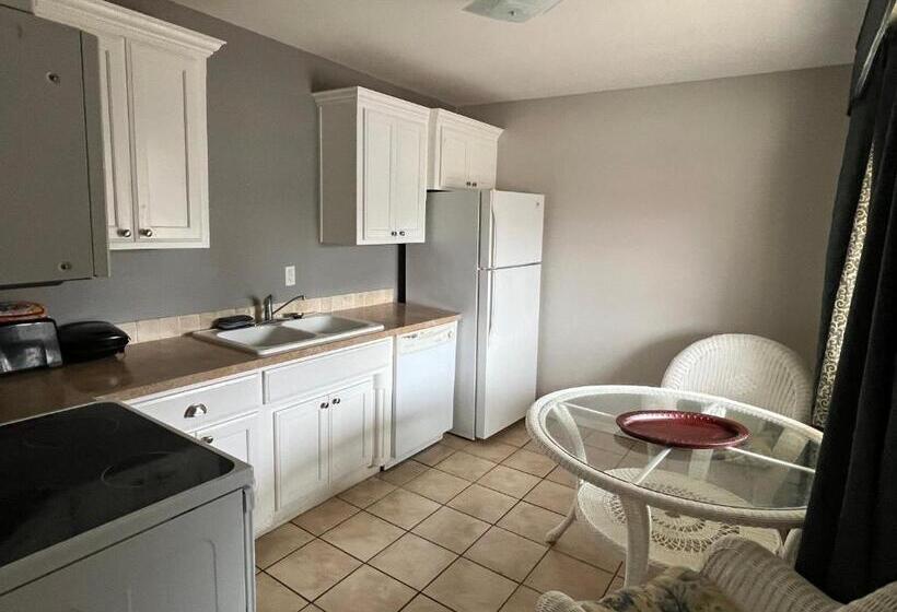 Люкс Кровать Кинг, Ozark Inn & Suites