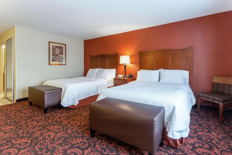 스탠다드 룸 킹사이즈 침대, Hampton Inn Yorkville