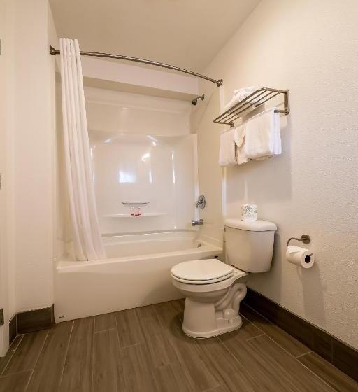 Номер Стандарт 2 Двуспальные Кровати, Knights Inn Newport