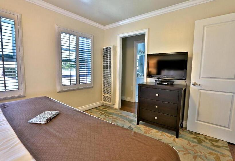 디럭스 스위트 킹 침대, Beach Bungalow Inn And Suites