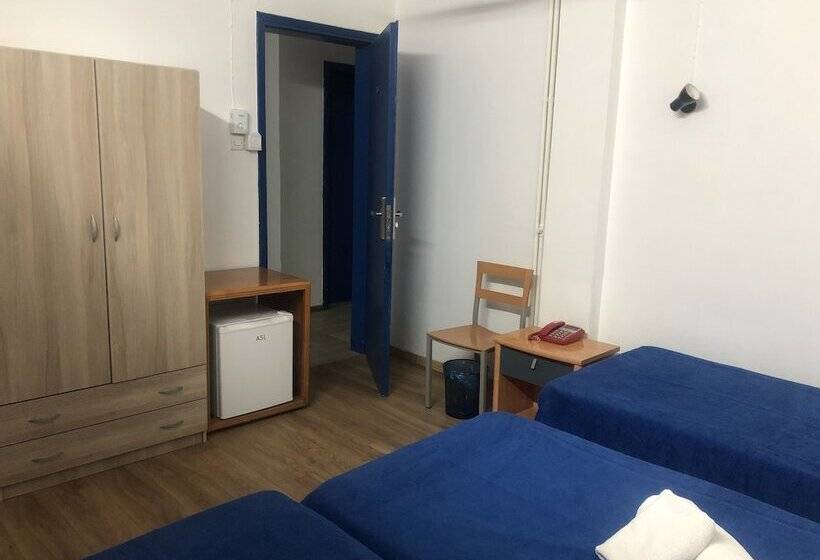 Chambre Triple Standard, Sparta Team