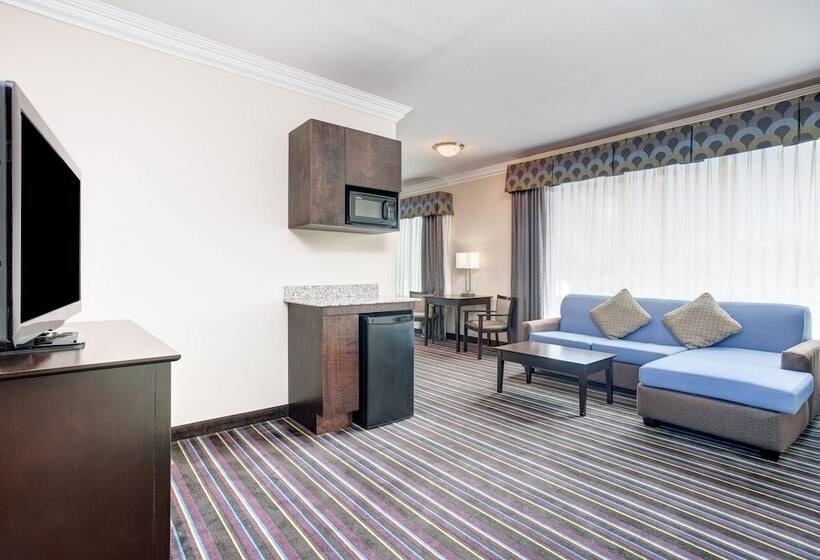 Люкс, Holiday Inn Express & Suites Raceland   Highway 90, An Ihg