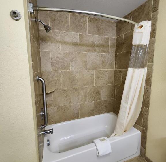 带大床的标准间, Highland Suites Extended Stay
