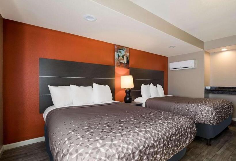 Номер Стандарт, Rodeway Inn Near Coachella