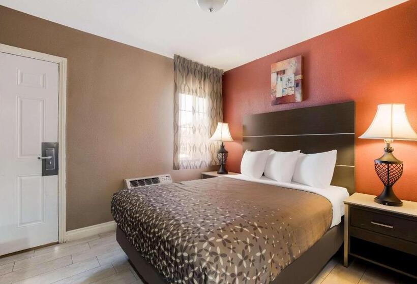 Номер Стандарт, Rodeway Inn Near Coachella