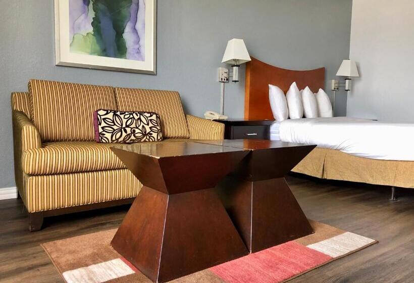 Номер Deluxe, The Grand Hotel Spindletop
