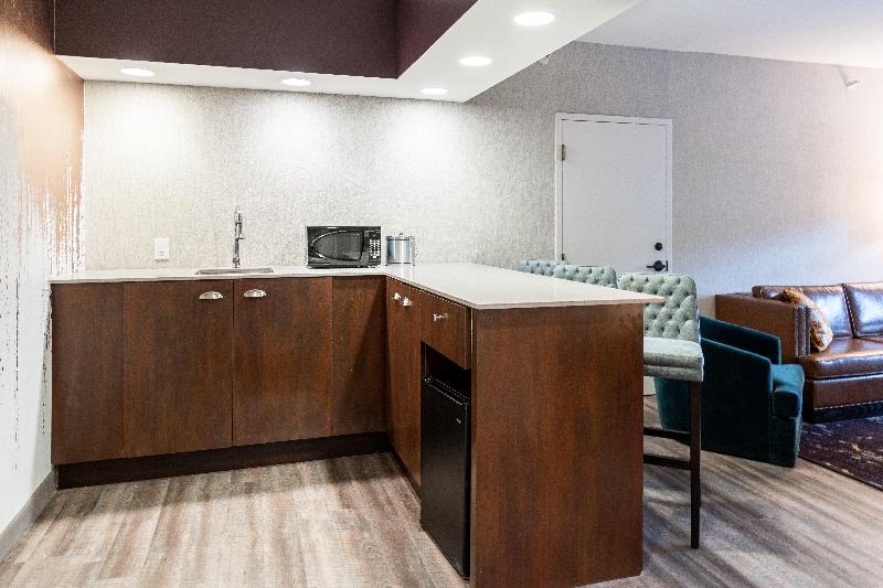 Люкс Кровать Кинг, Holiday Inn Resort Deadwood Mountain Grand, An Ihg
