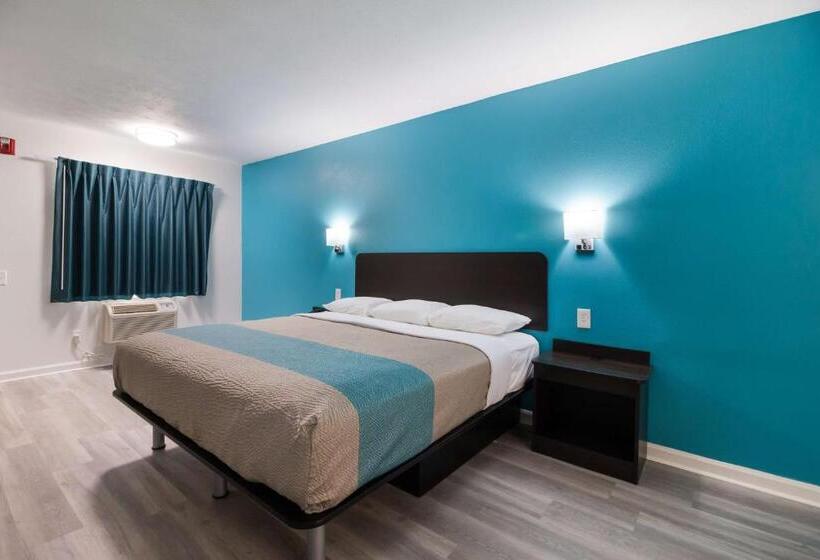 带大床的豪华间, Motel 6 Metropolis, Il