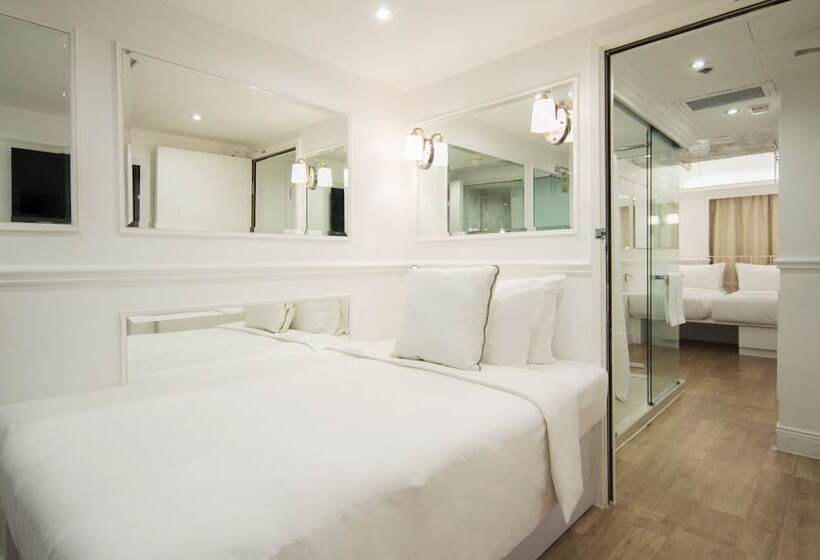 اتاق خانوادگی, Mini Hotel Causeway Bay