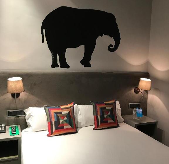 اتاق اکونومی, Chic & Basic Zoo