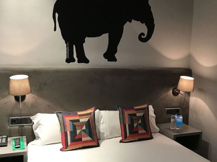 اتاق اکونومی, Chic & Basic Zoo