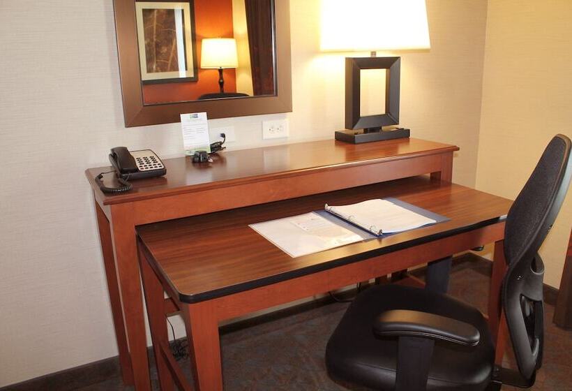 سوییت, Holiday Inn Express & Suites Paducah West, An Ihg