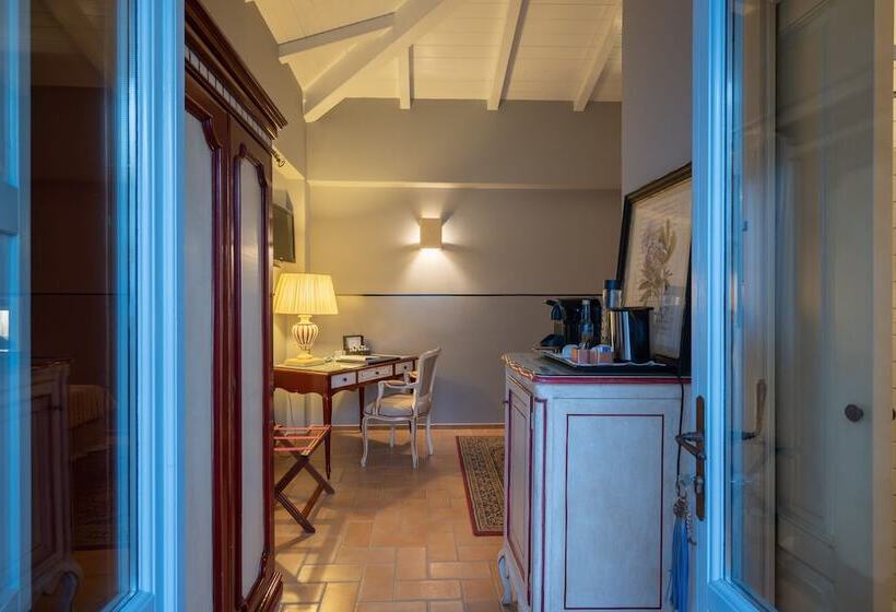 Номер Deluxe Вид на Море, La Locanda Del Carrubo